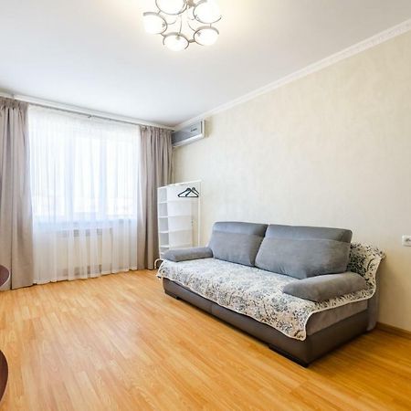 Artal Apartment On Obolonskaya Square 3 Kyiv Exterior foto