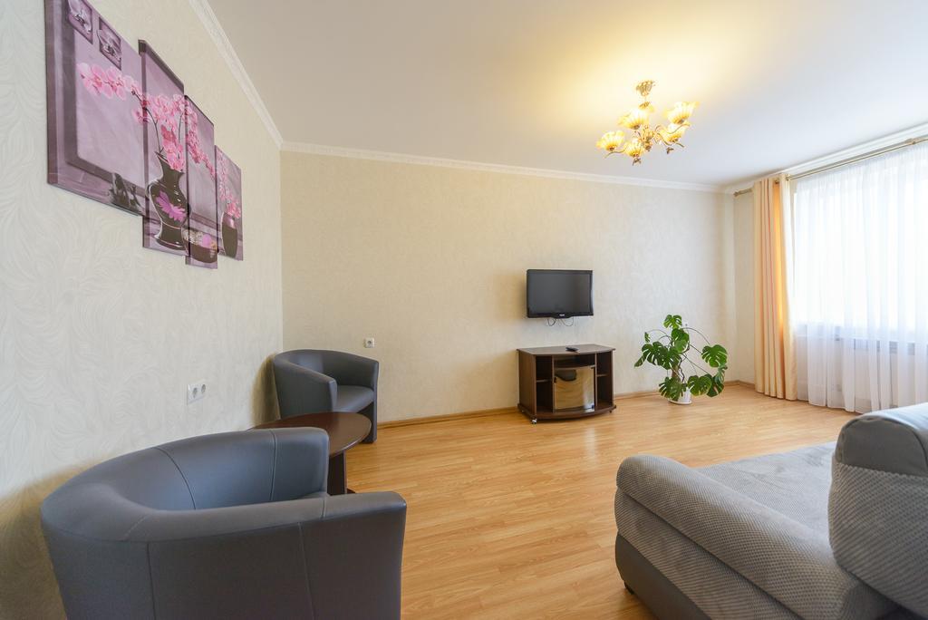 Artal Apartment On Obolonskaya Square 3 Kyiv Exterior foto