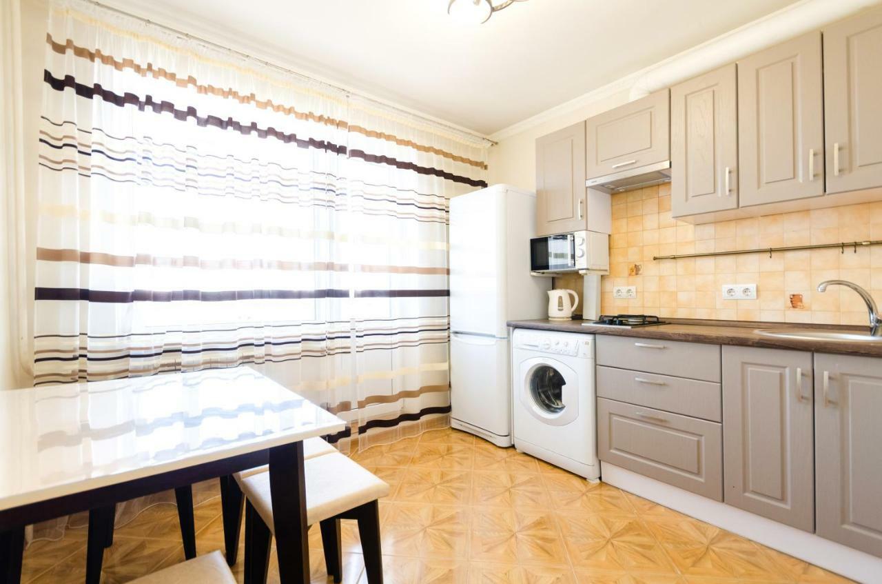 Artal Apartment On Obolonskaya Square 3 Kyiv Exterior foto