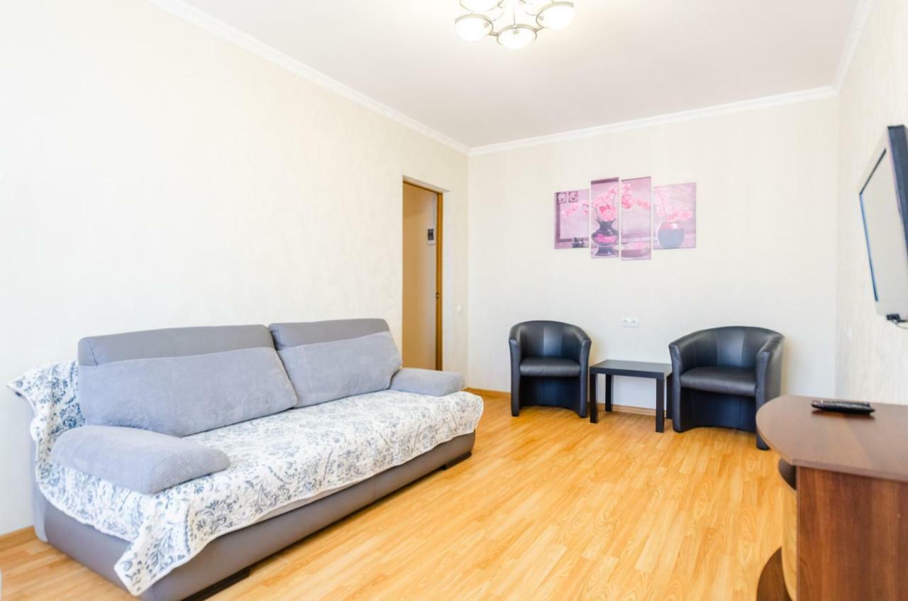 Artal Apartment On Obolonskaya Square 3 Kyiv Exterior foto