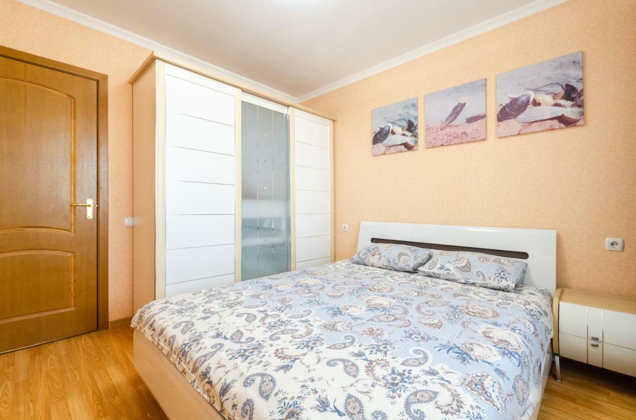 Artal Apartment On Obolonskaya Square 3 Kyiv Exterior foto